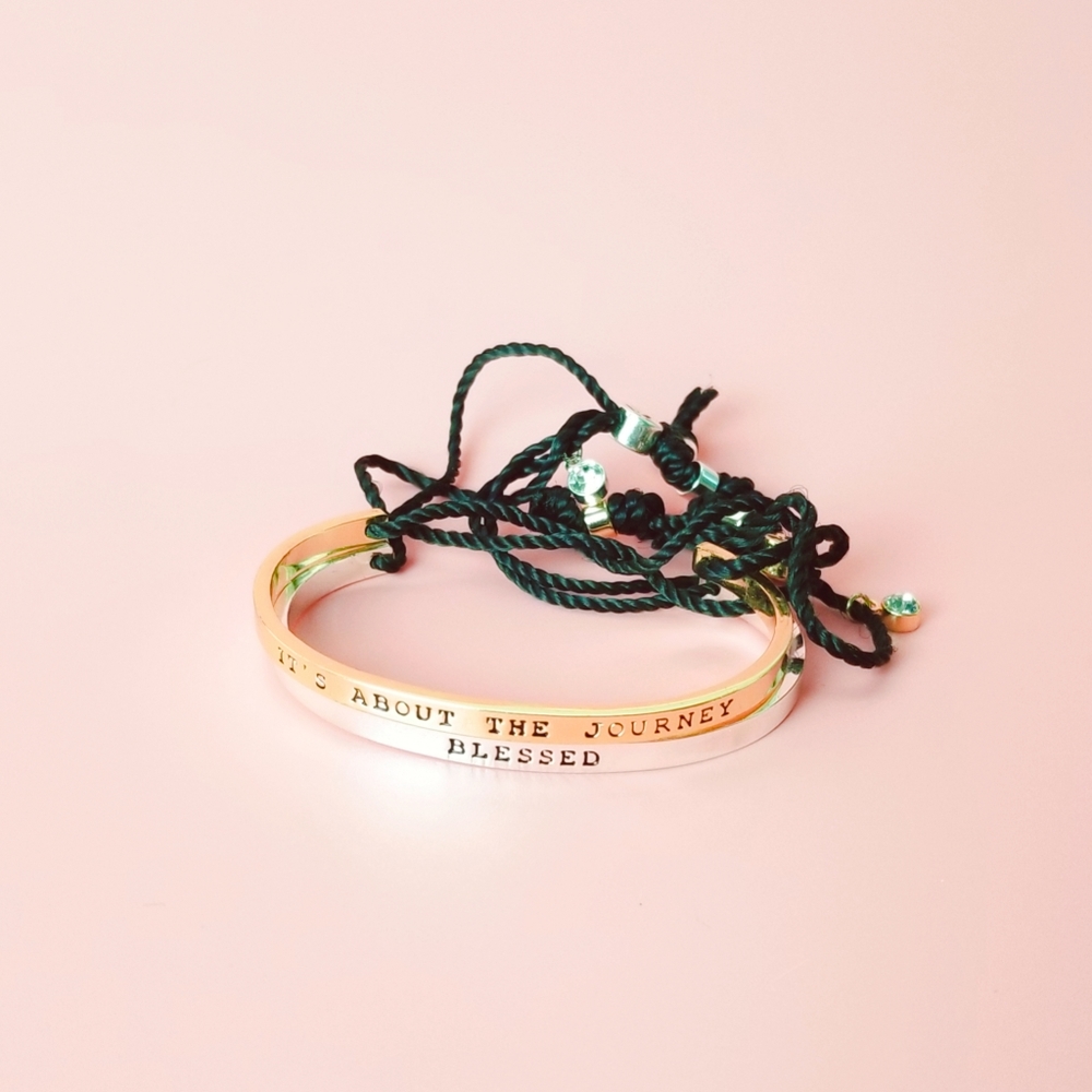 2 Set Beautiful embossed bracelets